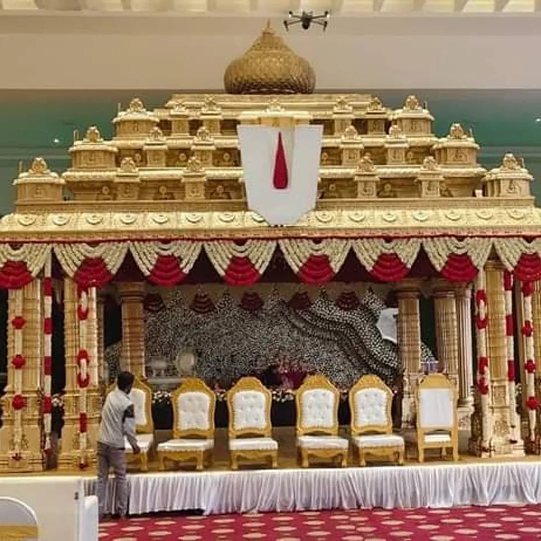 Engagement decoration